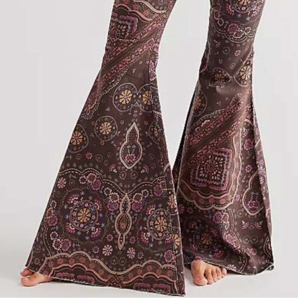 NWT Free People Just Float On Printed Flare Jeans Chocolate Combo We The Free - Picture 3 of 8
